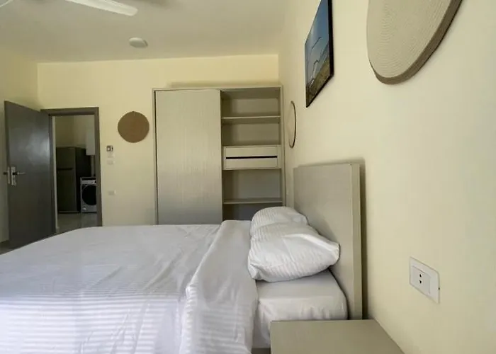 Bayt Hassan S19 - Super Spacious Roof One Bedroom *
