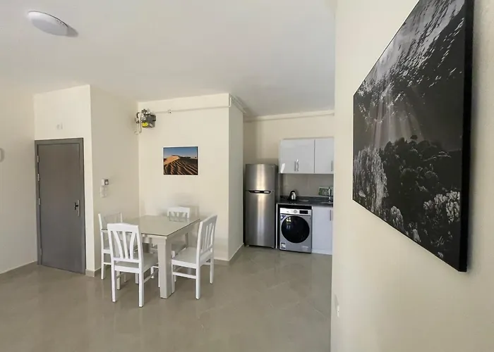 Bayt Hassan S19 - Super Spacious Roof One Bedroom *