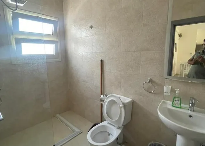 Bayt Hassan S19 - Super Spacious Roof One Bedroom