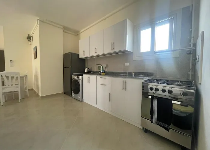 Bayt Hassan S19 - Super Spacious Roof One Bedroom الغردقة