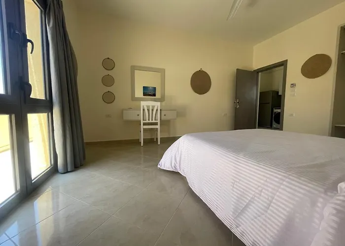 Bayt Hassan S19 - Super Spacious Roof One Bedroom * الغردقة