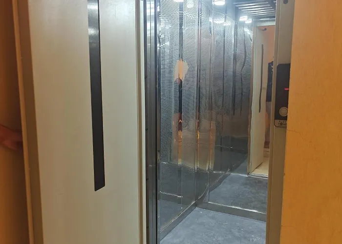 Bayt Hassan S19 - Super Spacious Roof One Bedroom *